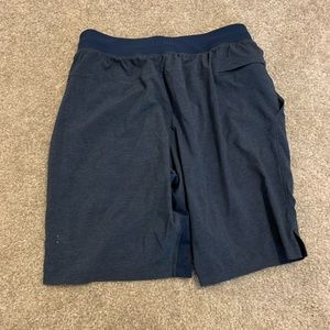 Men’s lululemon T.H.E. Liner-less shorts